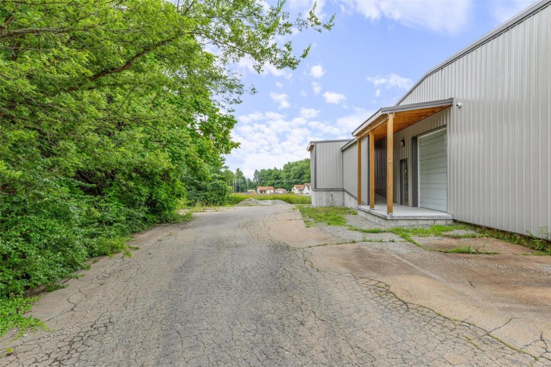 650 Walton Drive, Farmington, Missouri 63640, ,Commercial Sale,For Sale,Walton,MAR24044047