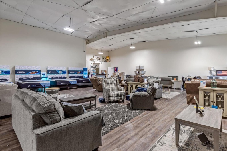 650 Walton Drive, Farmington, Missouri 63640, ,Commercial Sale,For Sale,Walton,MAR24044047