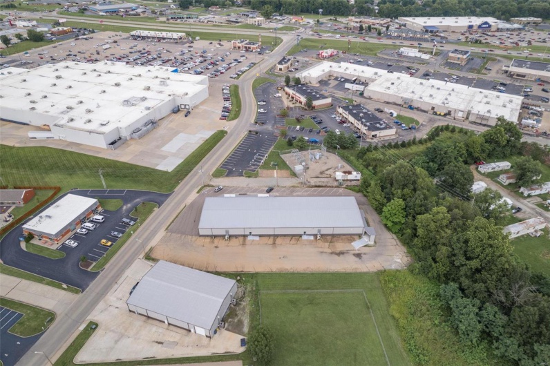 650 Walton Drive, Farmington, Missouri 63640, ,Commercial Sale,For Sale,Walton,MAR24044047