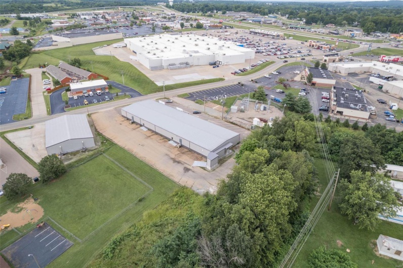 650 Walton Drive, Farmington, Missouri 63640, ,Commercial Sale,For Sale,Walton,MAR24044047
