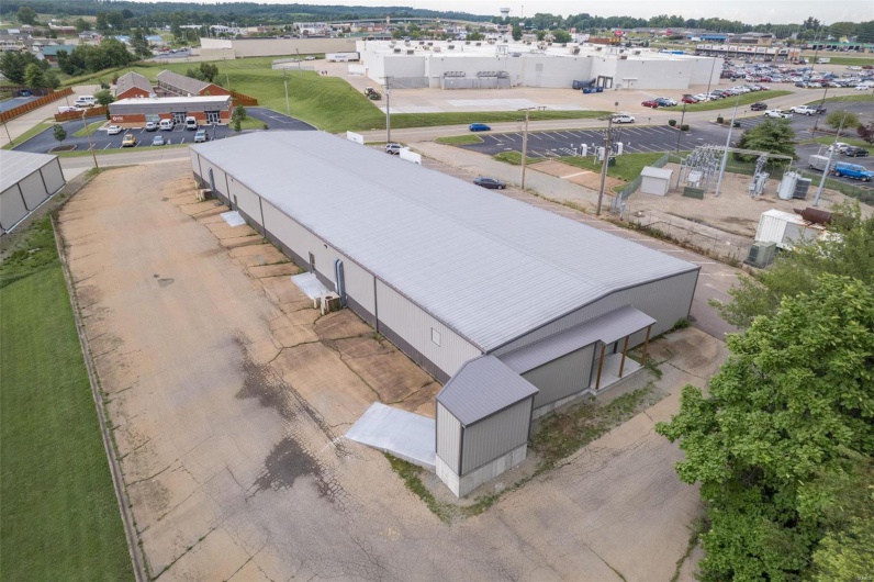 650 Walton Drive, Farmington, Missouri 63640, ,Commercial Sale,For Sale,Walton,MAR24044047