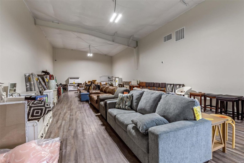 650 Walton Drive, Farmington, Missouri 63640, ,Commercial Sale,For Sale,Walton,MAR24044047