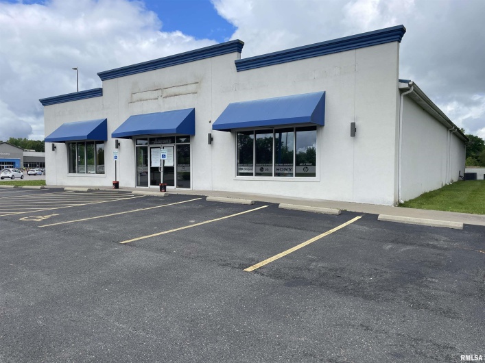 60 NIEMANN Lane, Murphysboro, Illinois 62966, 0 , 0 ,0,Commercial Sale,For Sale,NIEMANN,0,RMAEB454524