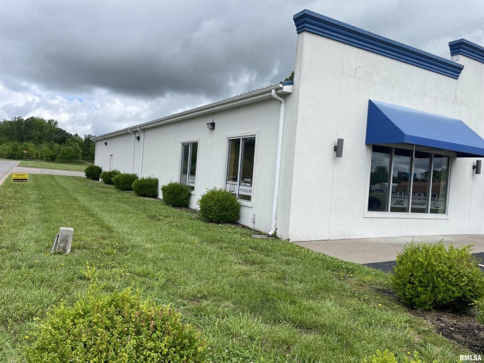 60 NIEMANN Lane, Murphysboro, Illinois 62966, 0 , 0 ,0,Commercial Sale,For Sale,NIEMANN,0,RMAEB454524