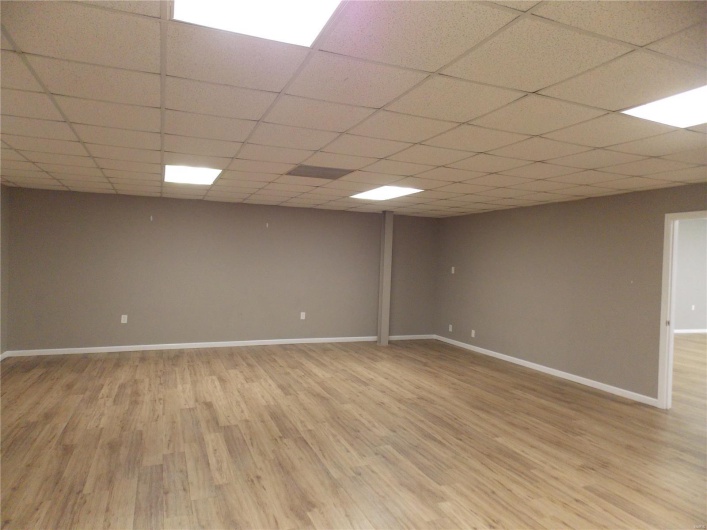 924 Ida, Poplar Bluff, Missouri 63901, ,Commercial Lease,For Sale,Ida,MAR24003510
