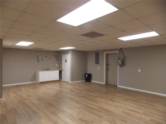 924 Ida, Poplar Bluff, Missouri 63901, ,Commercial Lease,For Sale,Ida,MAR24003510