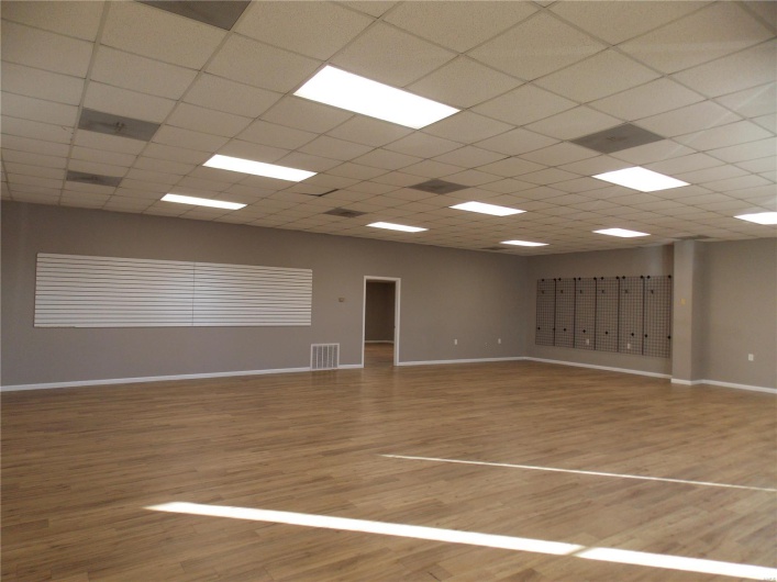 924 Ida, Poplar Bluff, Missouri 63901, ,Commercial Lease,For Sale,Ida,MAR24003510