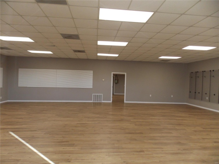 924 Ida, Poplar Bluff, Missouri 63901, ,Commercial Lease,For Sale,Ida,MAR24003510