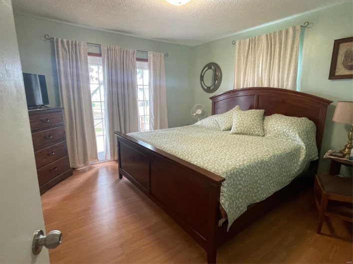 1043 Hwy AA, Poplar Bluff, Missouri 63901, 3 Bedrooms Bedrooms, 7 Rooms Rooms,1 BathroomBathrooms,Residential,For Sale,Hwy AA,MAR24047892