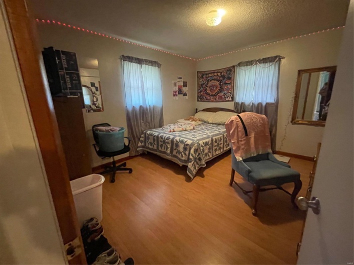 1043 Hwy AA, Poplar Bluff, Missouri 63901, 3 Bedrooms Bedrooms, 7 Rooms Rooms,1 BathroomBathrooms,Residential,For Sale,Hwy AA,MAR24047892