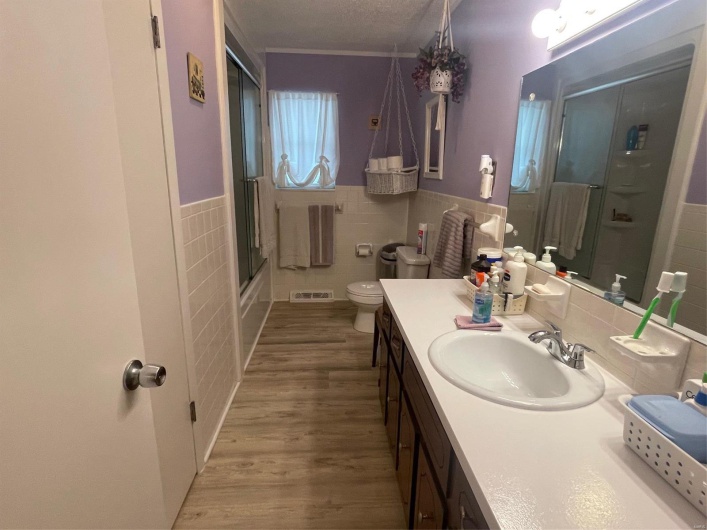 1043 Hwy AA, Poplar Bluff, Missouri 63901, 3 Bedrooms Bedrooms, 7 Rooms Rooms,1 BathroomBathrooms,Residential,For Sale,Hwy AA,MAR24047892