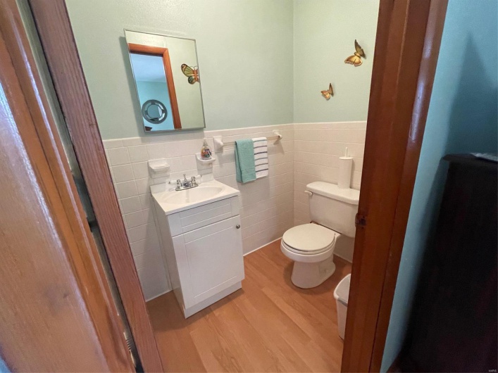 1043 Hwy AA, Poplar Bluff, Missouri 63901, 3 Bedrooms Bedrooms, 7 Rooms Rooms,1 BathroomBathrooms,Residential,For Sale,Hwy AA,MAR24047892