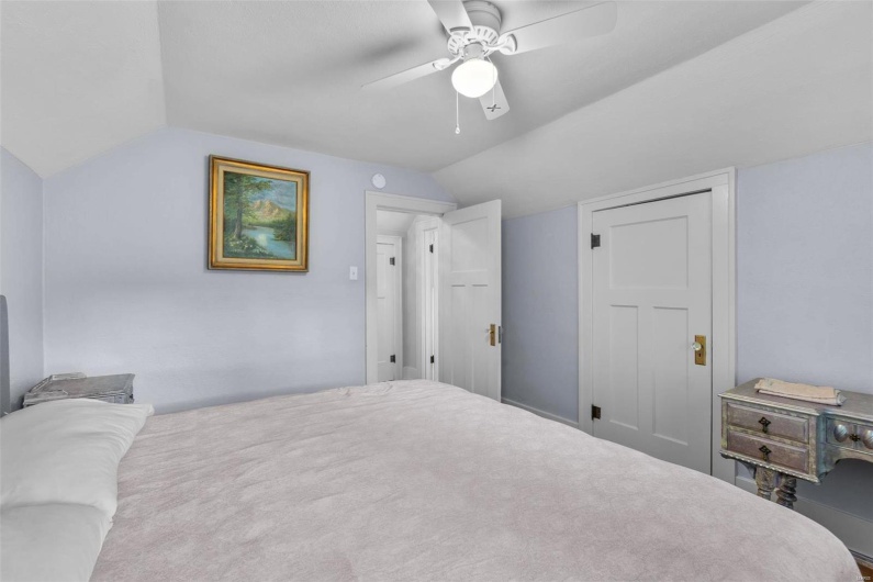 374 Park Avenue, Cape Girardeau, Missouri 63701, 3 Bedrooms Bedrooms, 9 Rooms Rooms,2 BathroomsBathrooms,Residential,For Sale,Park,MAR24031126