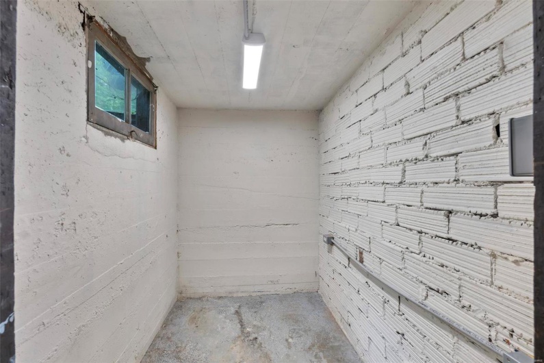 374 Park Avenue, Cape Girardeau, Missouri 63701, 3 Bedrooms Bedrooms, 9 Rooms Rooms,2 BathroomsBathrooms,Residential,For Sale,Park,MAR24031126