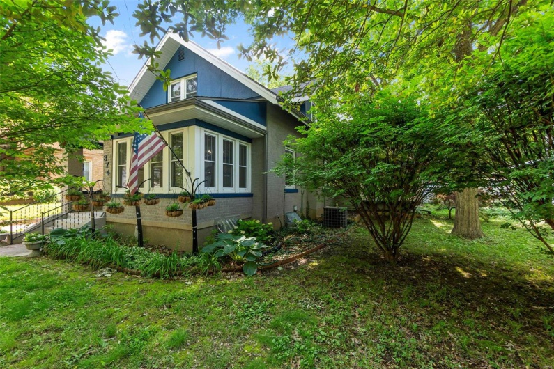 374 Park Avenue, Cape Girardeau, Missouri 63701, 3 Bedrooms Bedrooms, 9 Rooms Rooms,2 BathroomsBathrooms,Residential,For Sale,Park,MAR24031126