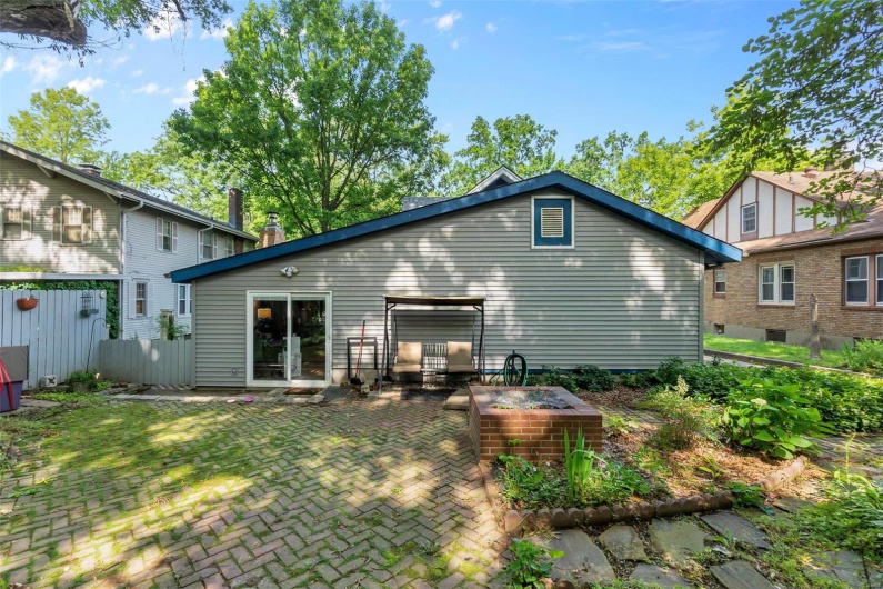 374 Park Avenue, Cape Girardeau, Missouri 63701, 3 Bedrooms Bedrooms, 9 Rooms Rooms,2 BathroomsBathrooms,Residential,For Sale,Park,MAR24031126