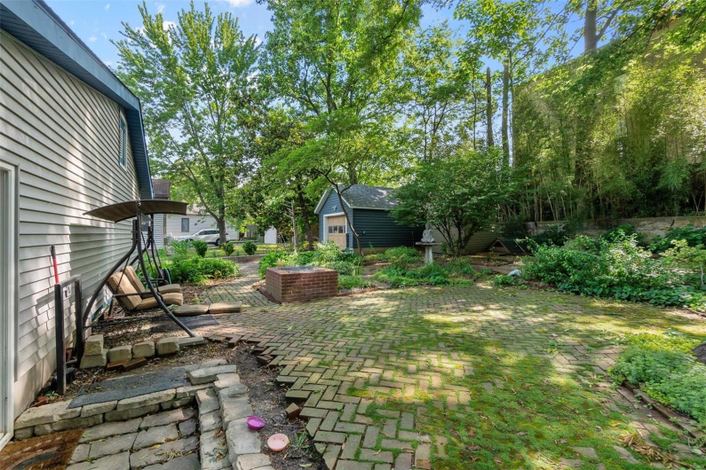 374 Park Avenue, Cape Girardeau, Missouri 63701, 3 Bedrooms Bedrooms, 9 Rooms Rooms,2 BathroomsBathrooms,Residential,For Sale,Park,MAR24031126