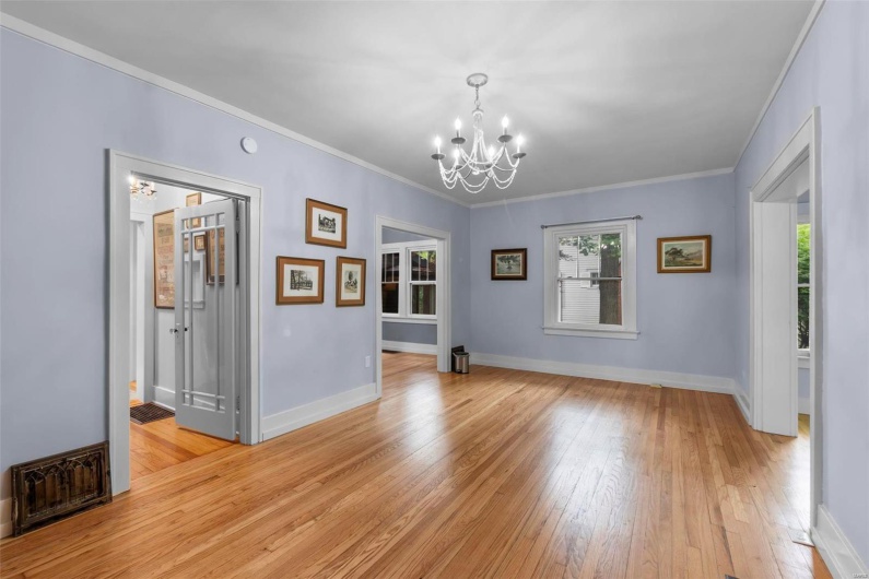 374 Park Avenue, Cape Girardeau, Missouri 63701, 3 Bedrooms Bedrooms, 9 Rooms Rooms,2 BathroomsBathrooms,Residential,For Sale,Park,MAR24031126