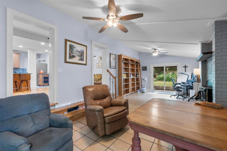 374 Park Avenue, Cape Girardeau, Missouri 63701, 3 Bedrooms Bedrooms, 9 Rooms Rooms,2 BathroomsBathrooms,Residential,For Sale,Park,MAR24031126
