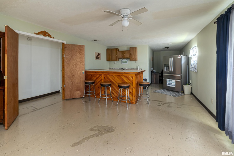 1761 MARINA Road, Murphysboro, Illinois 62966, 0 , 0 ,0,Commercial Sale,For Sale,MARINA,0,RMAEB454608
