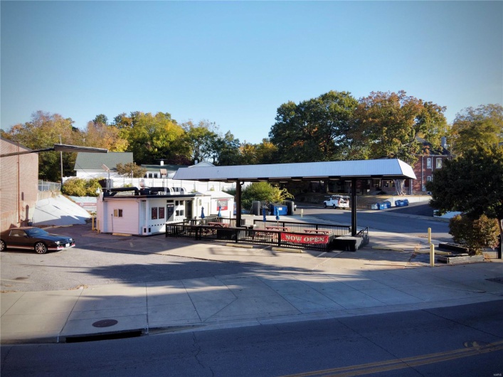 600 Broadway Street, Cape Girardeau, Missouri 63701, ,Commercial Sale,For Sale,Broadway,MAR22068952