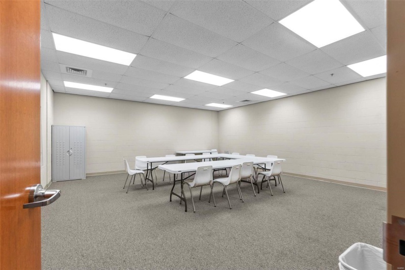 720 Bertling Street, Cape Girardeau, Missouri 63701, ,Commercial Sale,For Sale,Bertling,MAR24047921
