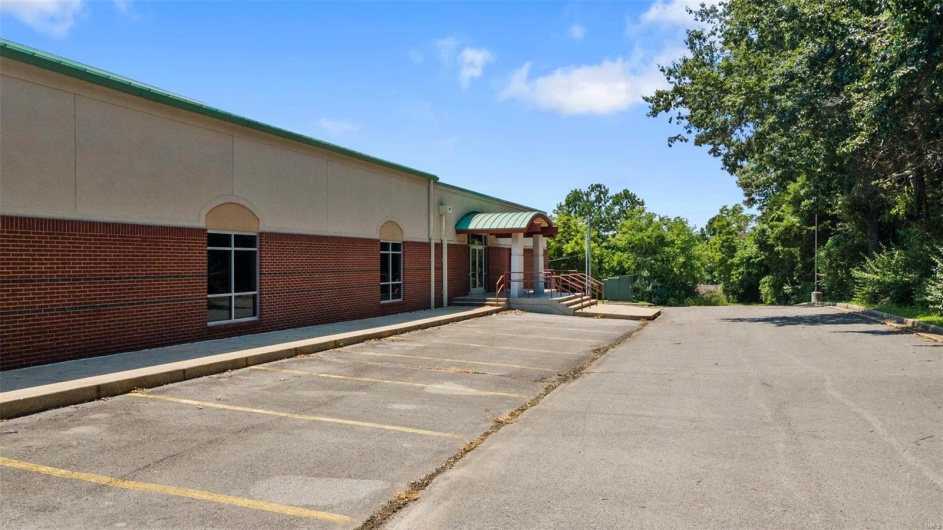 720 Bertling Street, Cape Girardeau, Missouri 63701, ,Commercial Sale,For Sale,Bertling,MAR24047921