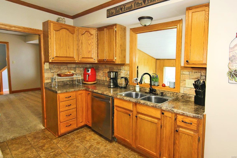 2110 Bainbridge Road, Jackson, Missouri 63755, 4 Bedrooms Bedrooms, 10 Rooms Rooms,3 BathroomsBathrooms,Residential,For Sale,Bainbridge,MAR24046732