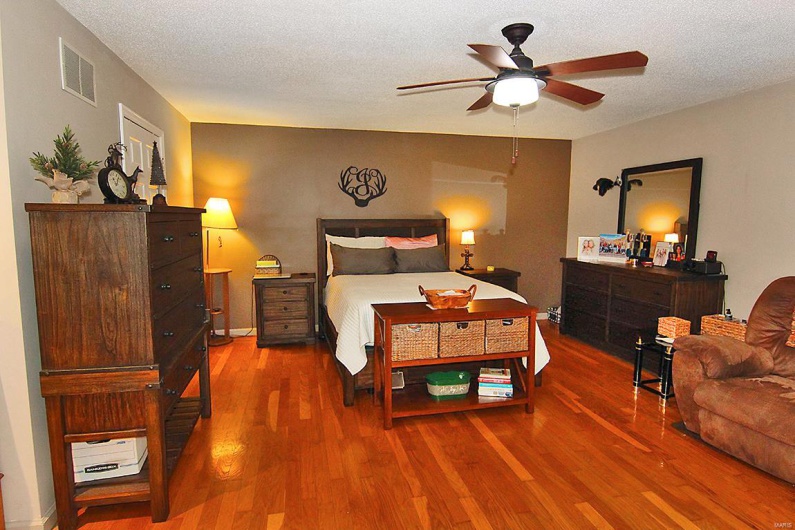large primary bedroom 1st floor