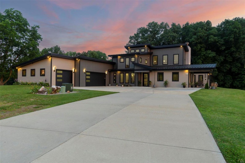 173 Tate Ridge, Cape Girardeau, Missouri 63701, 4 Bedrooms Bedrooms, 6 Rooms Rooms,4 BathroomsBathrooms,Residential,For Sale,Tate Ridge,MAR24048465