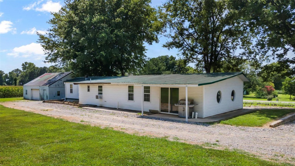 10912 State Highway 77, Chaffee, Missouri 63740, 5 Bedrooms Bedrooms, 6 Rooms Rooms,3 BathroomsBathrooms,Residential,For Sale,State Highway 77,MAR24048731