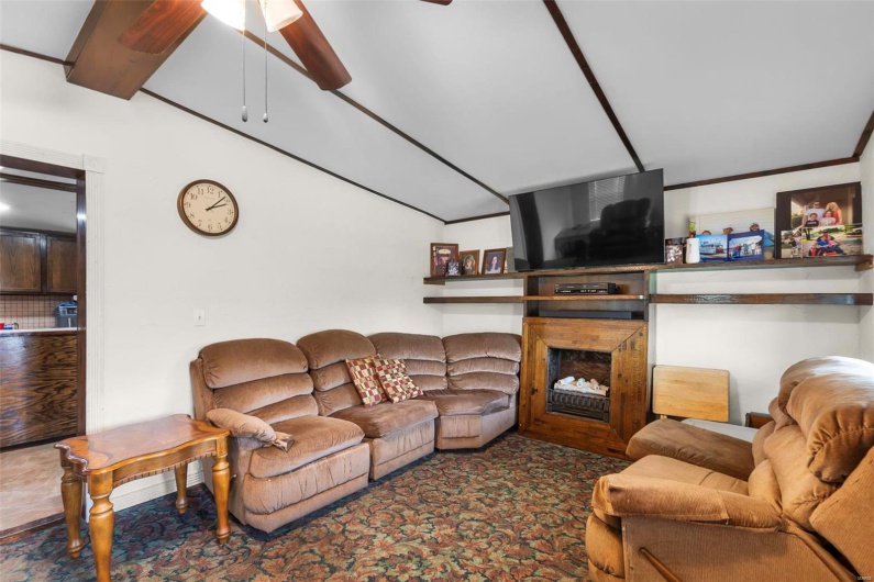 10912 State Highway 77, Chaffee, Missouri 63740, 5 Bedrooms Bedrooms, 6 Rooms Rooms,3 BathroomsBathrooms,Residential,For Sale,State Highway 77,MAR24048731