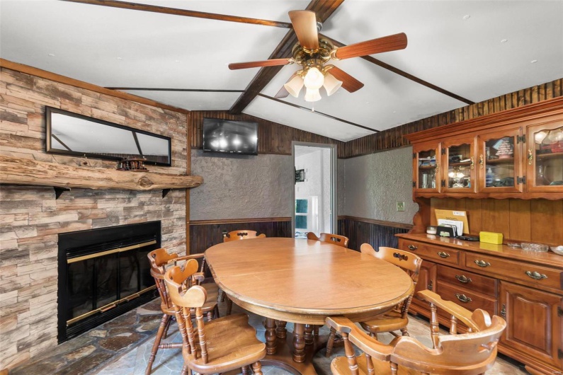 10912 State Highway 77, Chaffee, Missouri 63740, 5 Bedrooms Bedrooms, 6 Rooms Rooms,3 BathroomsBathrooms,Residential,For Sale,State Highway 77,MAR24048731