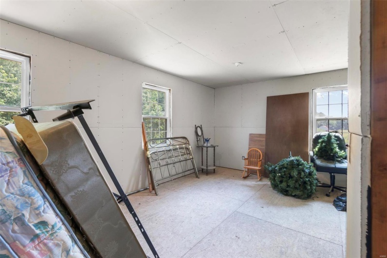 10912 State Highway 77, Chaffee, Missouri 63740, 5 Bedrooms Bedrooms, 6 Rooms Rooms,3 BathroomsBathrooms,Residential,For Sale,State Highway 77,MAR24048731
