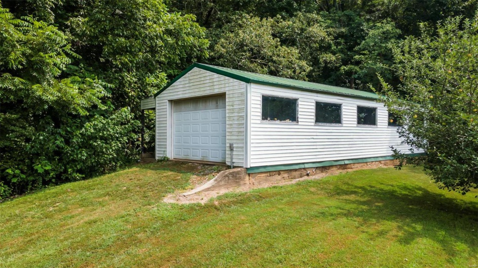 10912 State Highway 77, Chaffee, Missouri 63740, 5 Bedrooms Bedrooms, 6 Rooms Rooms,3 BathroomsBathrooms,Residential,For Sale,State Highway 77,MAR24048731