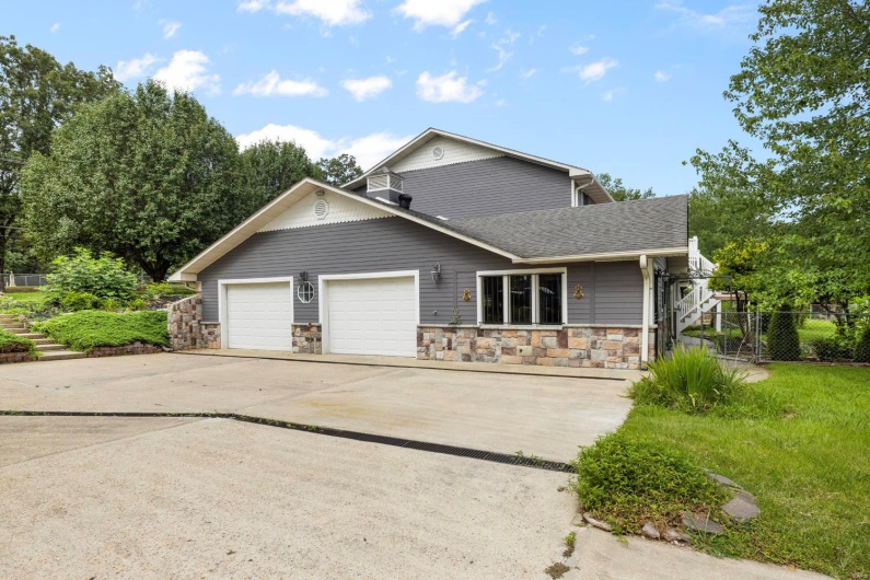 547 County Road 448, Poplar Bluff, Missouri 63901, 5 Bedrooms Bedrooms, 10 Rooms Rooms,4 BathroomsBathrooms,Residential,For Sale,County Road 448,MAR24043174