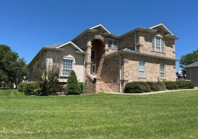 2062 Concord Place, Cape Girardeau, Missouri 63701, 4 Bedrooms Bedrooms, 9 Rooms Rooms,4 BathroomsBathrooms,Residential,For Sale,Concord,MAR24023382