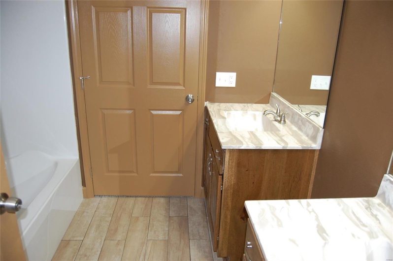 120 Mayson Lane, Poplar Bluff, Missouri 63901, 3 Bedrooms Bedrooms, 6 Rooms Rooms,2 BathroomsBathrooms,Residential,For Sale,Mayson,MAR23064019