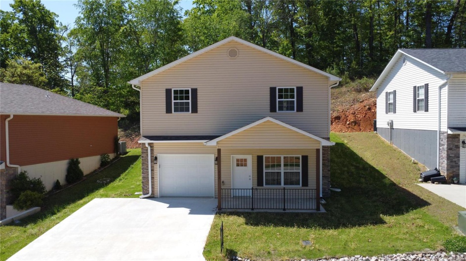 112 Mayson Lane, Poplar Bluff, Missouri 63901, 3 Bedrooms Bedrooms, 7 Rooms Rooms,2 BathroomsBathrooms,Residential,For Sale,Mayson,MAR24025252
