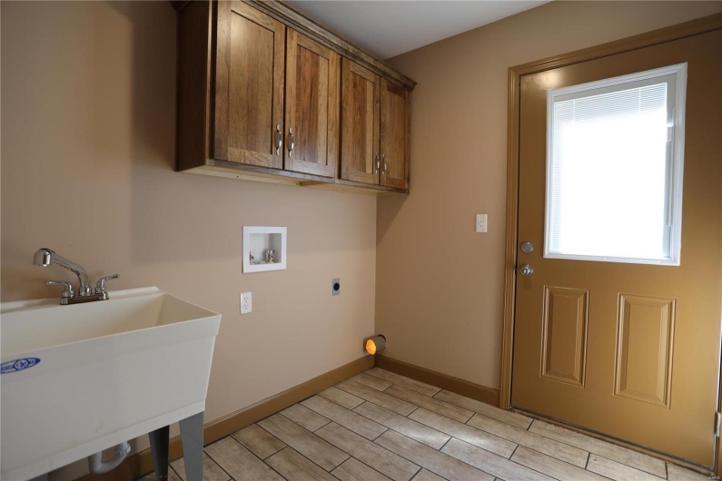 112 Mayson Lane, Poplar Bluff, Missouri 63901, 3 Bedrooms Bedrooms, 7 Rooms Rooms,2 BathroomsBathrooms,Residential,For Sale,Mayson,MAR24025252
