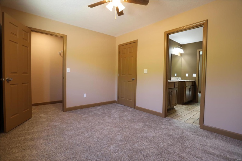 112 Mayson Lane, Poplar Bluff, Missouri 63901, 3 Bedrooms Bedrooms, 7 Rooms Rooms,2 BathroomsBathrooms,Residential,For Sale,Mayson,MAR24025252