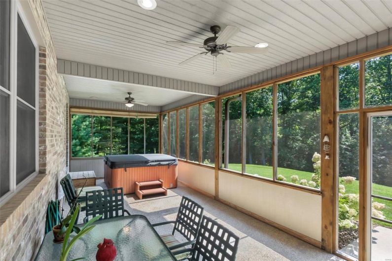 304 Timberlake Lane, Cape Girardeau, Missouri 63701, 5 Bedrooms Bedrooms, 13 Rooms Rooms,3 BathroomsBathrooms,Residential,For Sale,Timberlake,MAR24049670