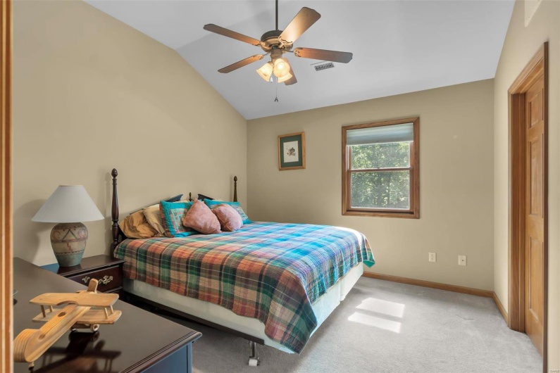 304 Timberlake Lane, Cape Girardeau, Missouri 63701, 5 Bedrooms Bedrooms, 13 Rooms Rooms,3 BathroomsBathrooms,Residential,For Sale,Timberlake,MAR24049670