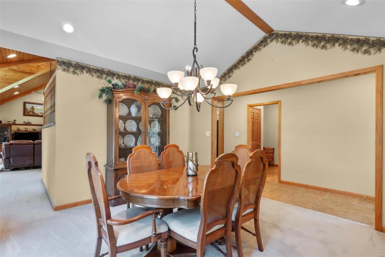 304 Timberlake Lane, Cape Girardeau, Missouri 63701, 5 Bedrooms Bedrooms, 13 Rooms Rooms,3 BathroomsBathrooms,Residential,For Sale,Timberlake,MAR24049670