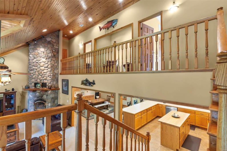 304 Timberlake Lane, Cape Girardeau, Missouri 63701, 5 Bedrooms Bedrooms, 13 Rooms Rooms,3 BathroomsBathrooms,Residential,For Sale,Timberlake,MAR24049670