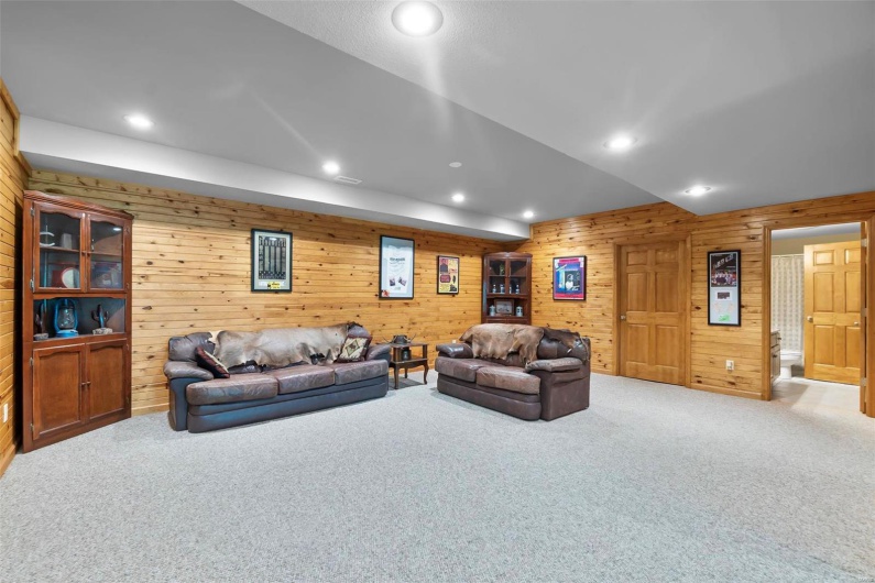 304 Timberlake Lane, Cape Girardeau, Missouri 63701, 5 Bedrooms Bedrooms, 13 Rooms Rooms,3 BathroomsBathrooms,Residential,For Sale,Timberlake,MAR24049670