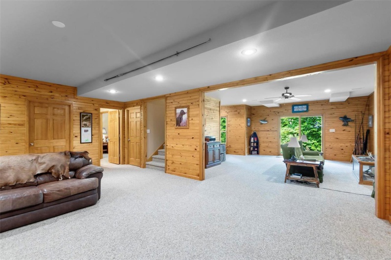 304 Timberlake Lane, Cape Girardeau, Missouri 63701, 5 Bedrooms Bedrooms, 13 Rooms Rooms,3 BathroomsBathrooms,Residential,For Sale,Timberlake,MAR24049670
