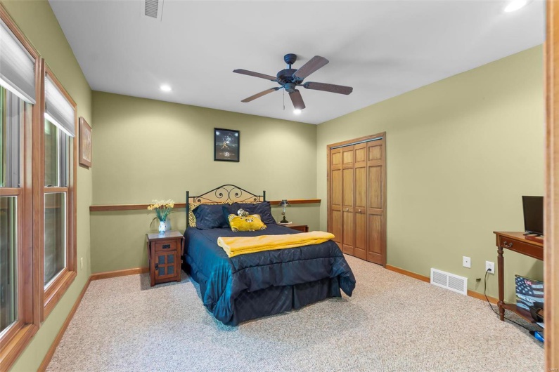 304 Timberlake Lane, Cape Girardeau, Missouri 63701, 5 Bedrooms Bedrooms, 13 Rooms Rooms,3 BathroomsBathrooms,Residential,For Sale,Timberlake,MAR24049670