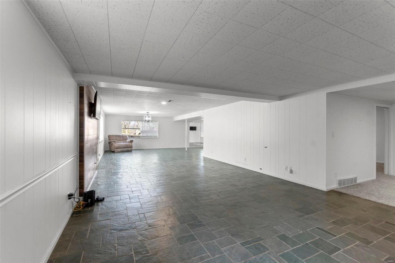 1331 Cape Rock Drive, Cape Girardeau, Missouri 63701, 3 Bedrooms Bedrooms, 6 Rooms Rooms,3 BathroomsBathrooms,Residential,For Sale,Cape Rock,MAR24033410