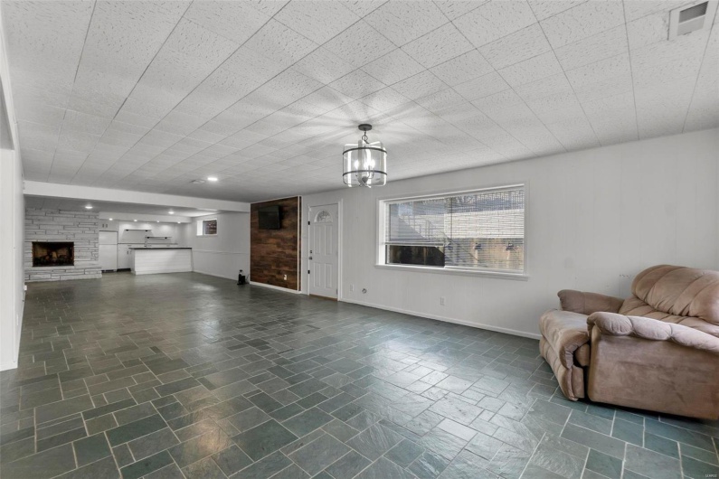 1331 Cape Rock Drive, Cape Girardeau, Missouri 63701, 3 Bedrooms Bedrooms, 6 Rooms Rooms,3 BathroomsBathrooms,Residential,For Sale,Cape Rock,MAR24033410